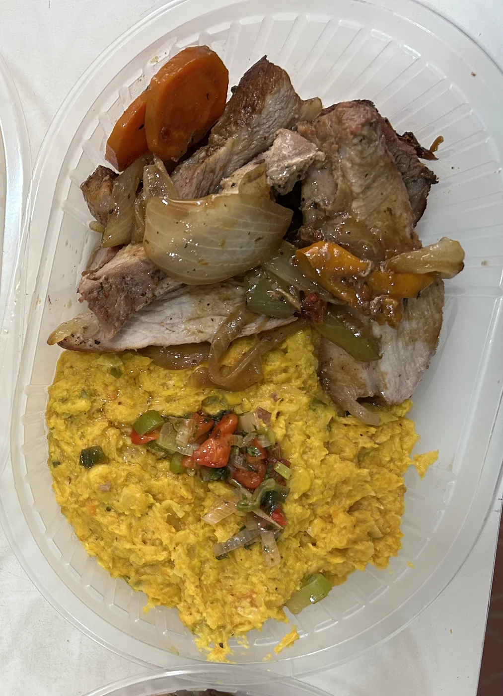 Plato del día Cúrcuma con arroz y pollo
