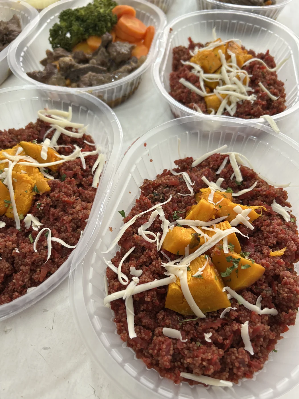 Remolacha con calabaza y queso vegano Cúrcuma